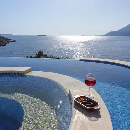 Monix Homes-villa Deniz - Stunning Seaview וילה קס